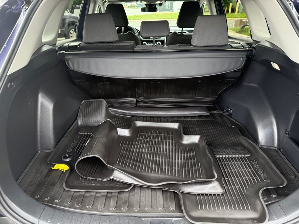 Used 2024 Toyota RAV4 XLE w/ Convenience Package AWD/4WD image 30