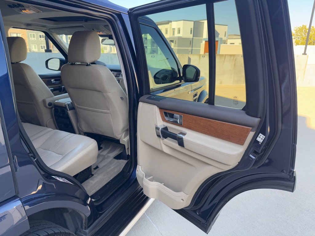 Used 2015 Land Rover LR4 HSE image 20