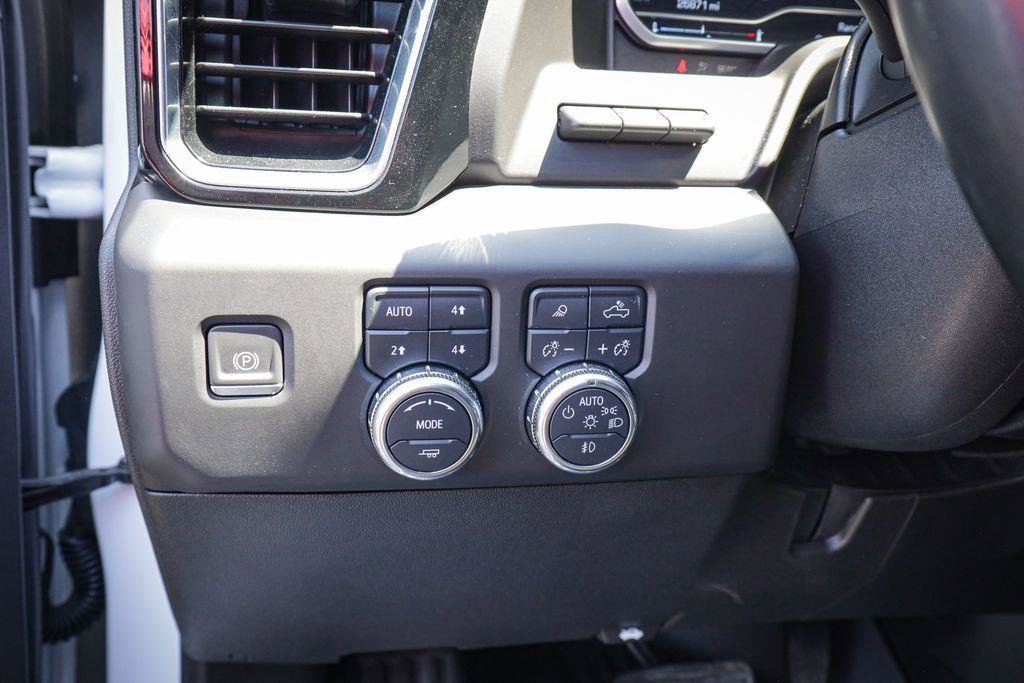 Used 2024 GMC Sierra 3500 Denali w/ Denali Reserve Package image 22