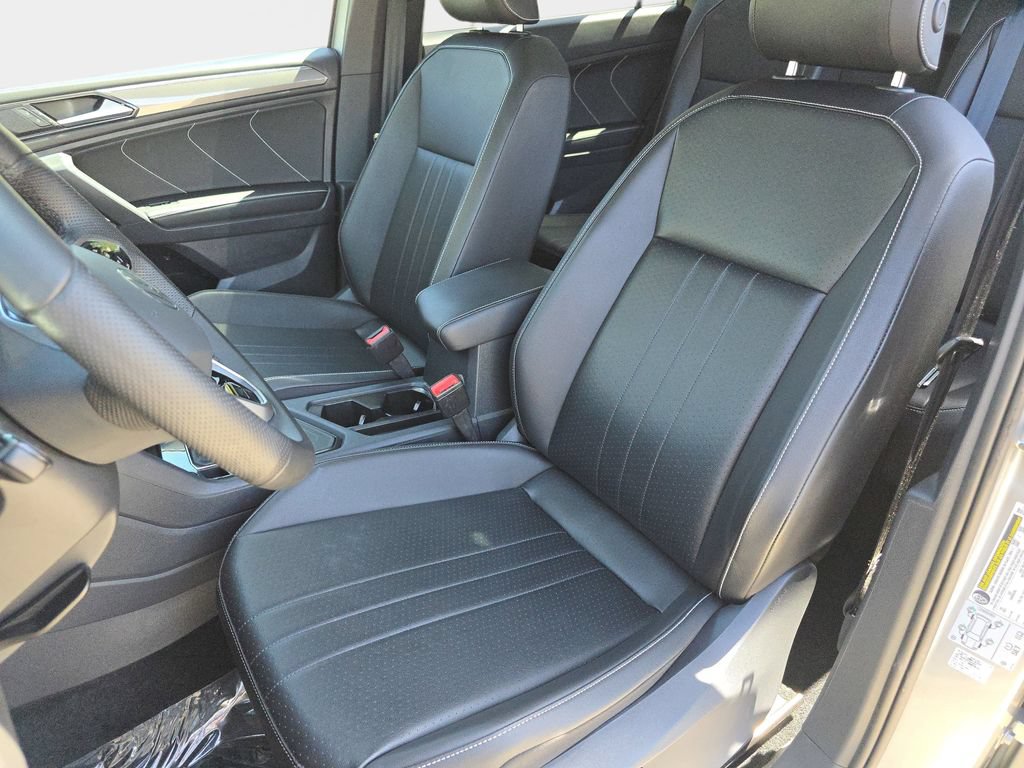 Used 2022 Volkswagen Tiguan SE R-Line FWD image 19