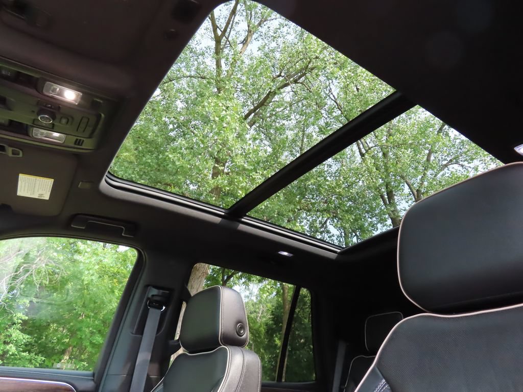 Certified 2021 Chevrolet Tahoe Premier w/ Premium Package AWD/4WD image 5