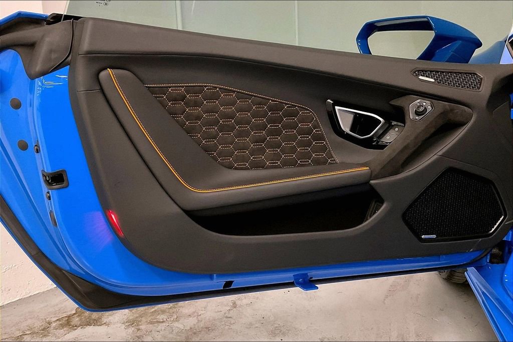 Used 2023 Lamborghini Huracan Tecnica image 19