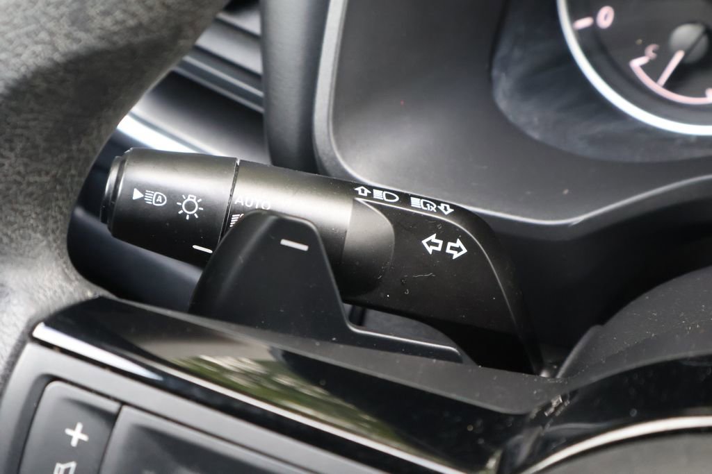 Used 2023 Nissan Rogue SV AWD/4WD image 22