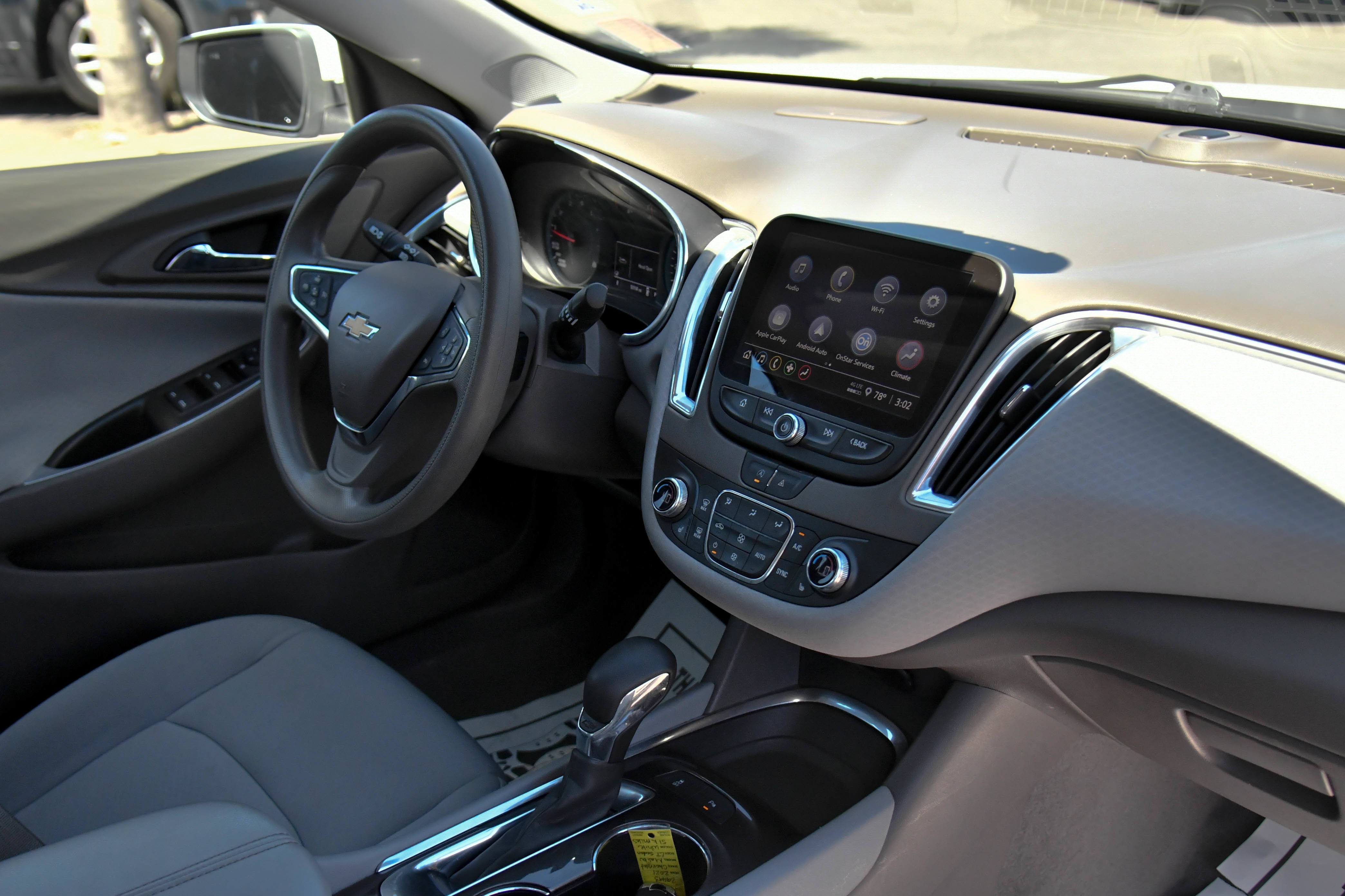 Used 2021 Chevrolet Malibu LT FWD image 38