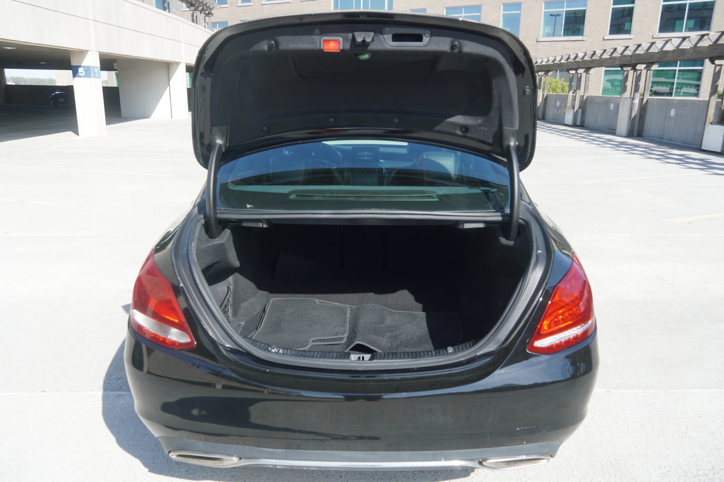 Used 2018 Mercedes-Benz C 300 4MATIC Sedan image 23