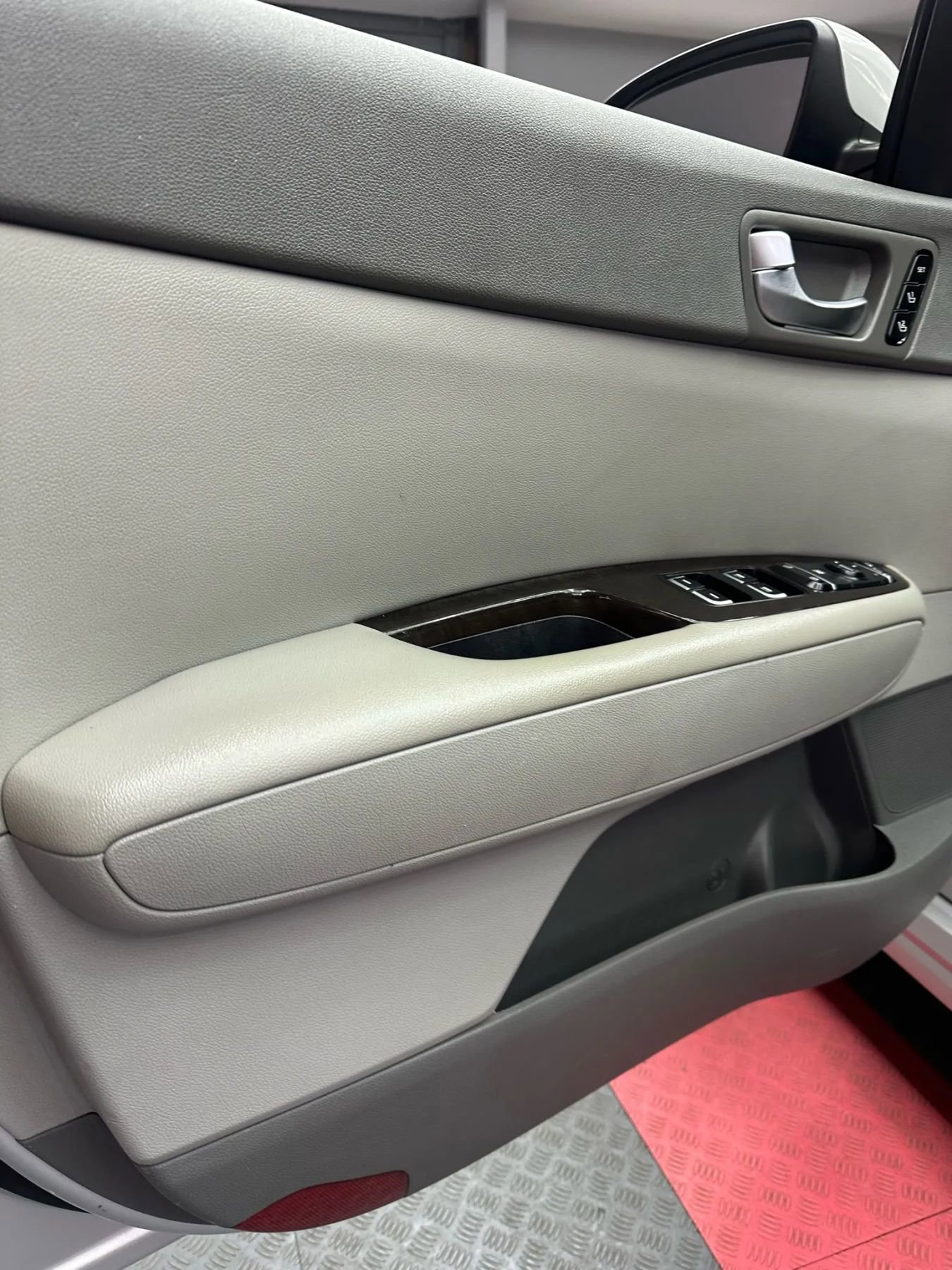 Used 2016 Kia Optima EX w/ Premium Package image 9