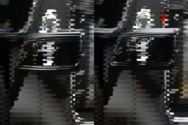 Used 2017 Lincoln Continental Reserve w/ Technology Package image 36