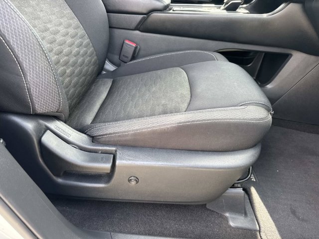 Used 2023 Nissan Pathfinder S FWD image 17
