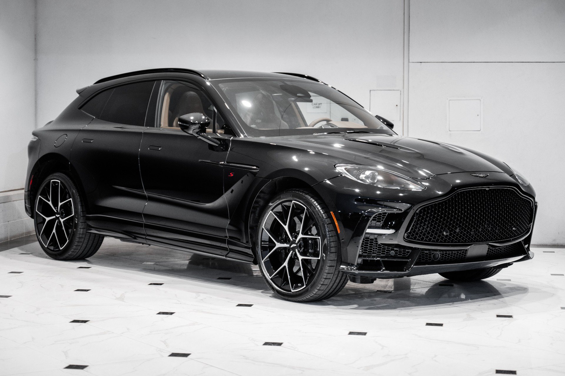 New 2026 Aston Martin DBX S video 1