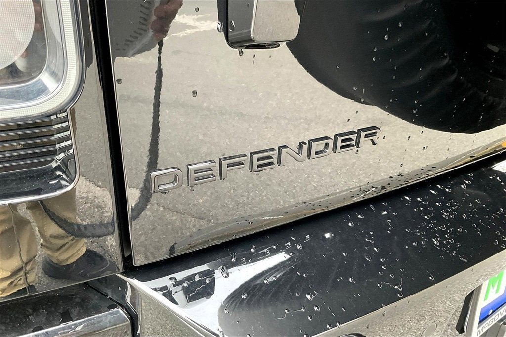 Used 2025 Land Rover Defender 110 V8 image 24