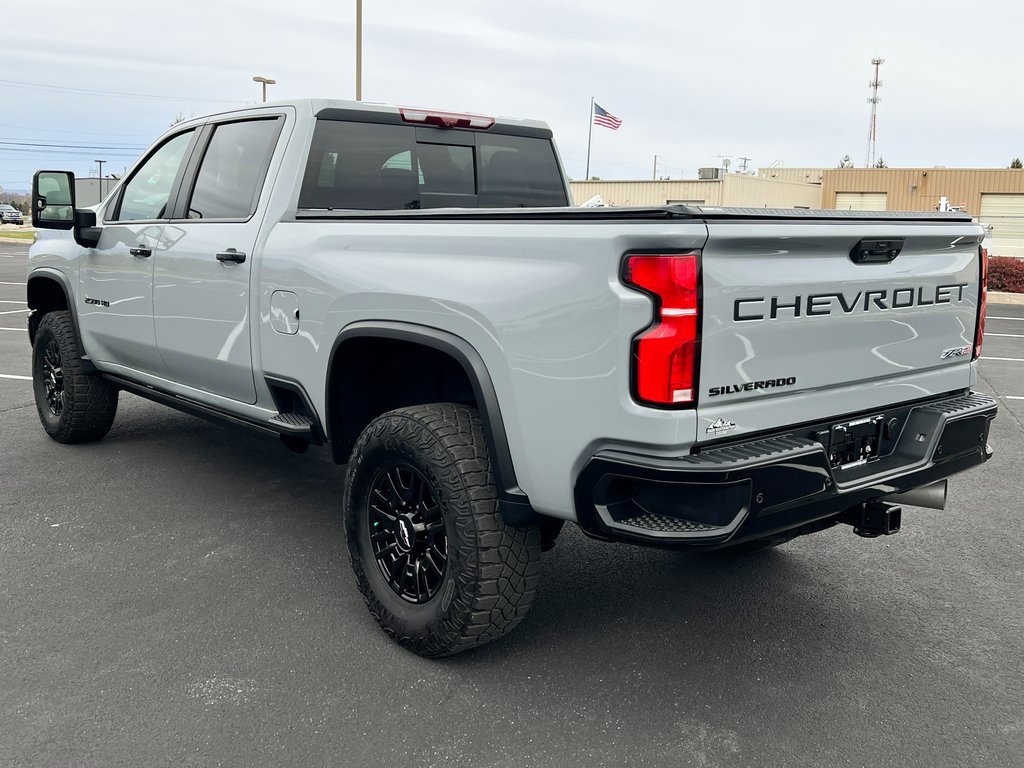 Used 2024 Chevrolet Silverado 2500 ZR2 w/ Technology Package image 14