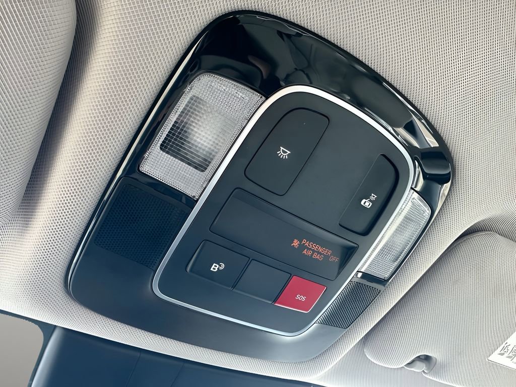 Used 2025 Hyundai Sonata SE image 23