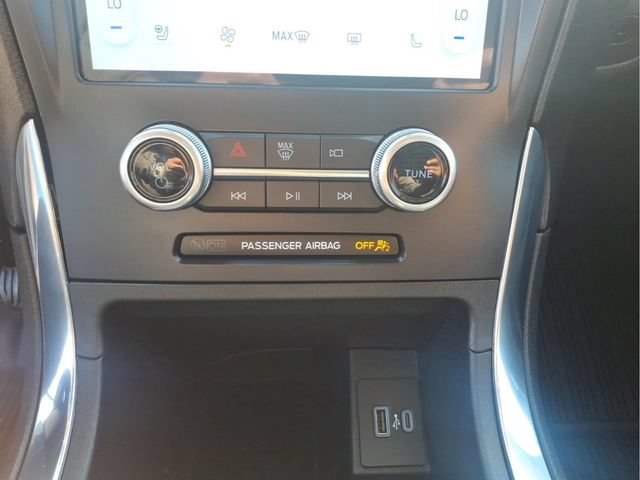 Certified 2024 Ford Edge Titanium AWD/4WD image 18