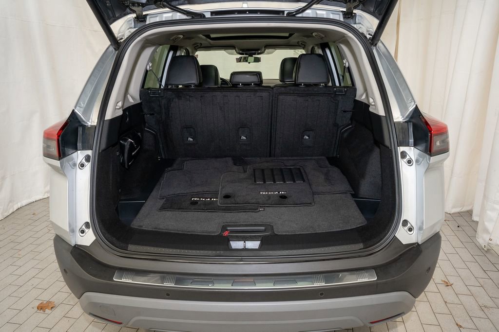 Used 2022 Nissan Rogue SV w/ SV Premium Package image 6