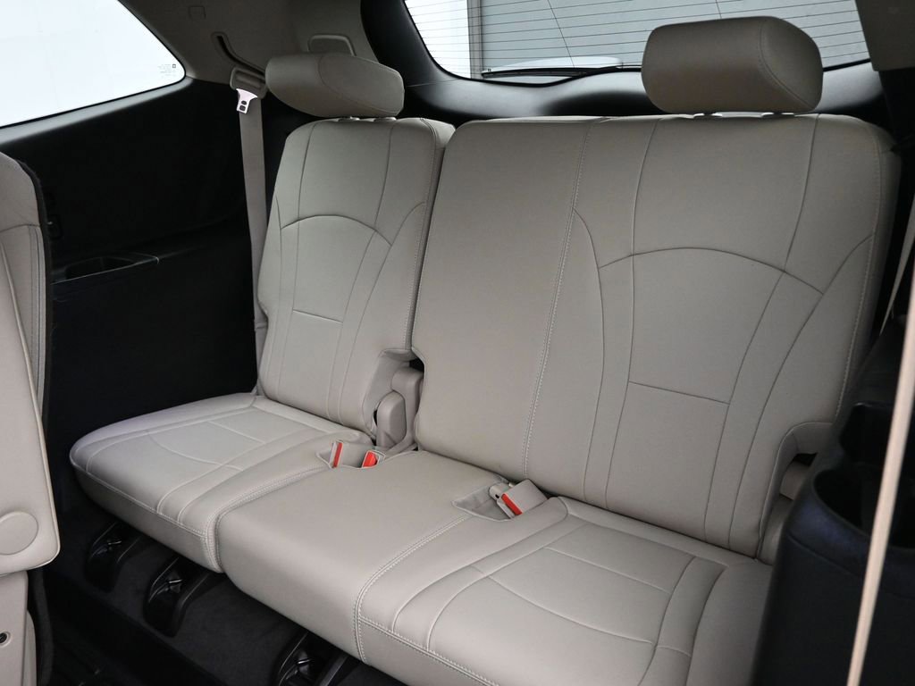 Used 2020 Buick Enclave Premium w/ Surround and Sites Package AWD/4WD image 24