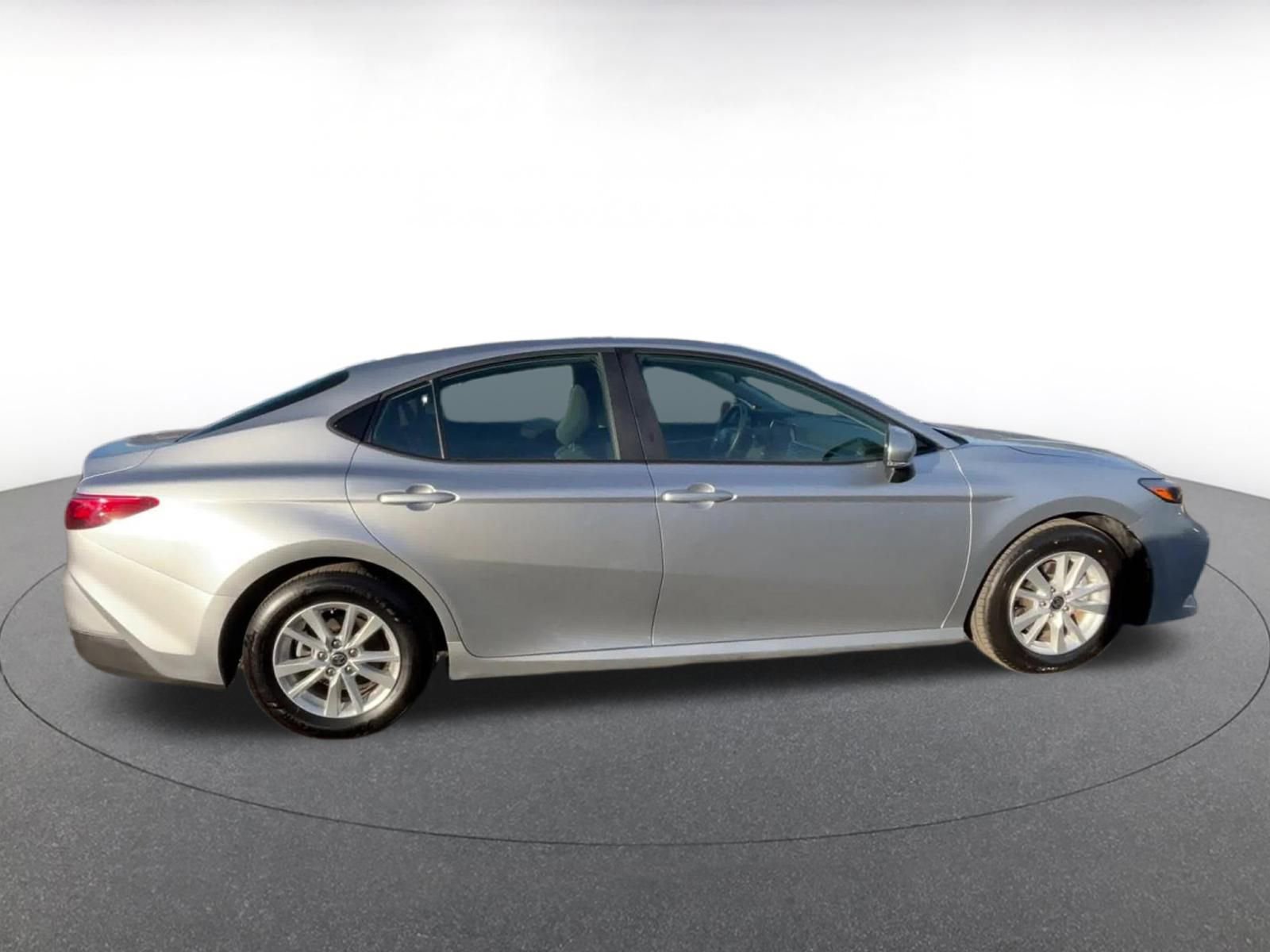 Used 2025 Toyota Camry LE image 16