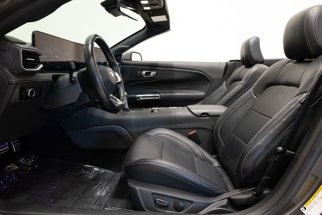 Used 2025 Ford Mustang Premium image 12