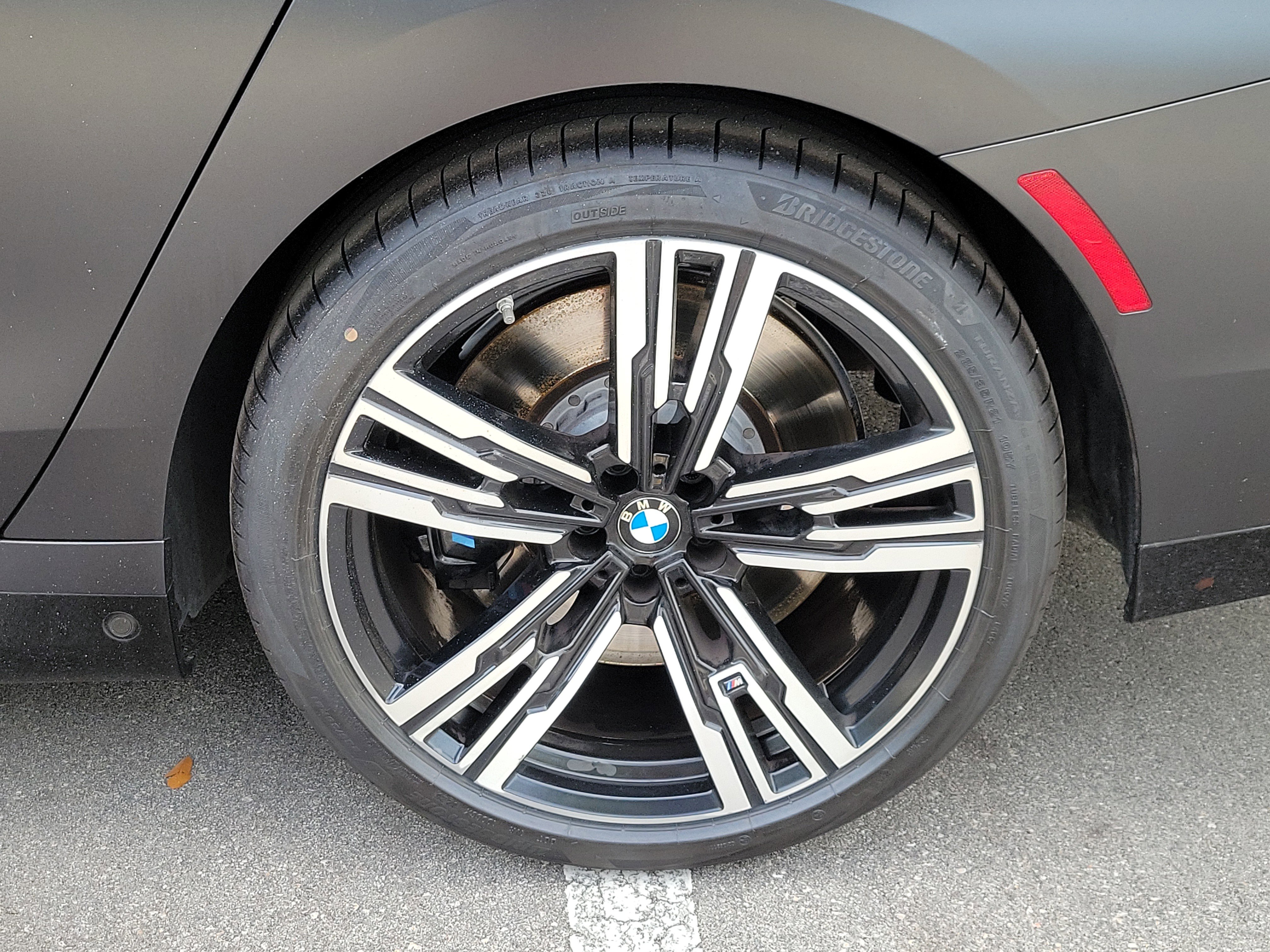 Certified 2024 BMW 760i xDrive w/ Executive Package image 7