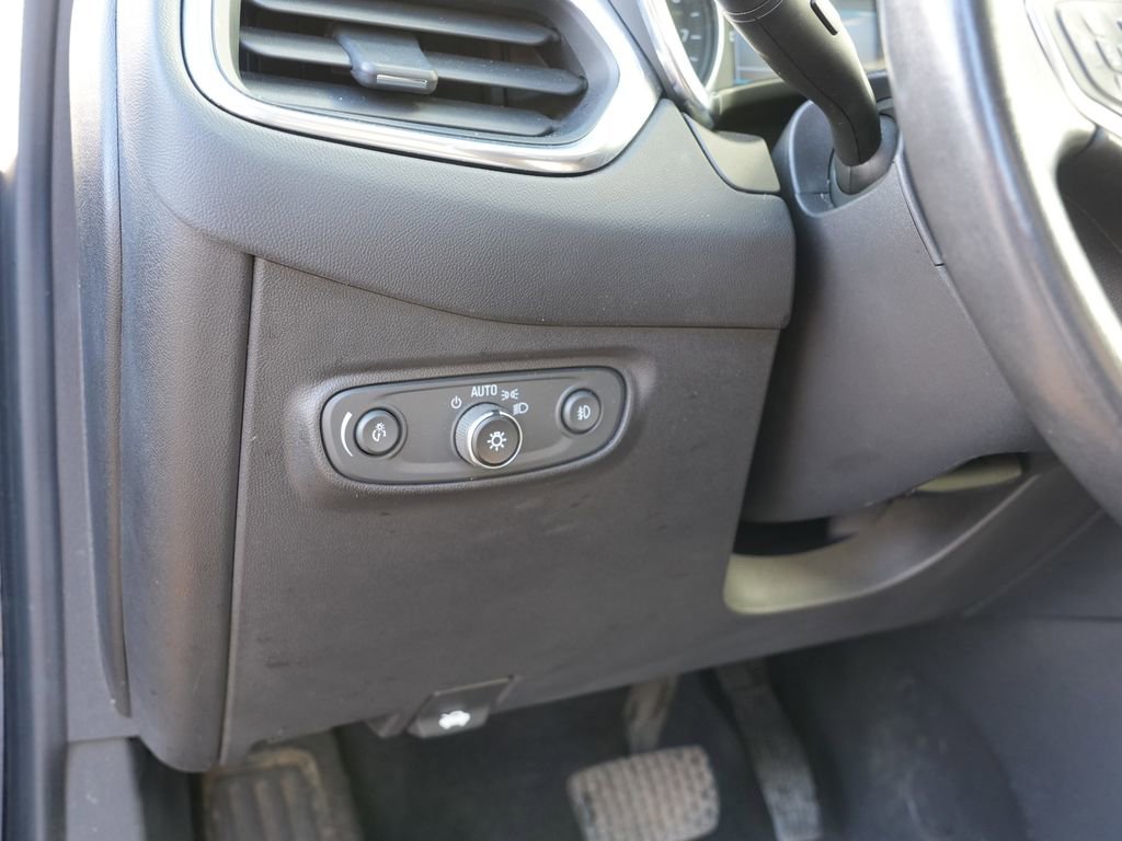 Used 2020 Chevrolet Equinox LT image 19