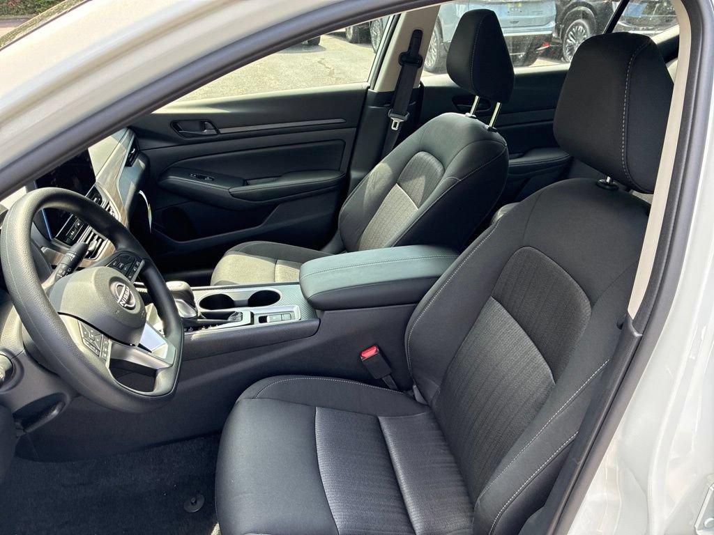 New 2026 Nissan Altima 2.5 SV w/ SV Special Edition Package AWD/4WD image 14