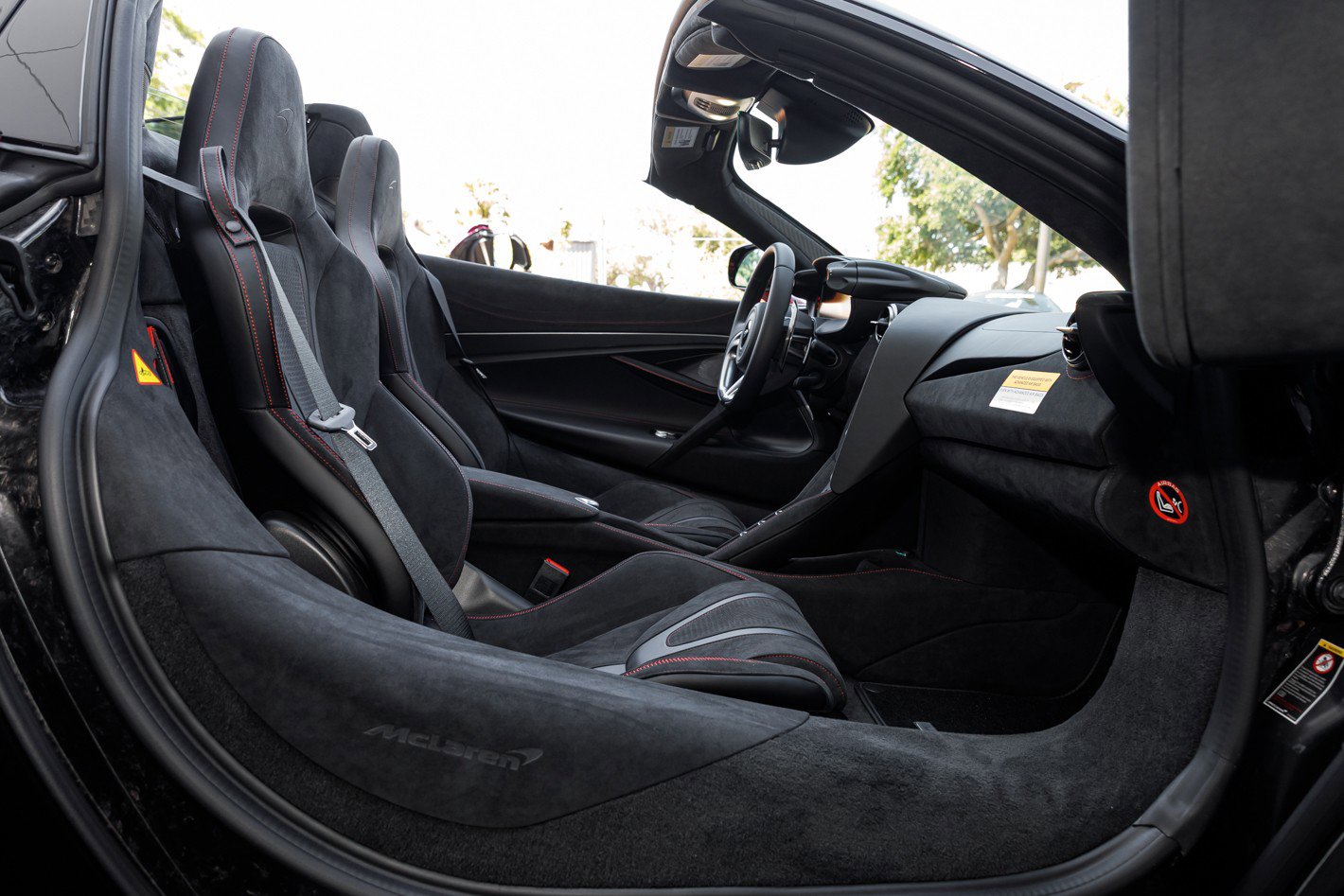 Used 2027 McLaren 750S Spider RWD image 49