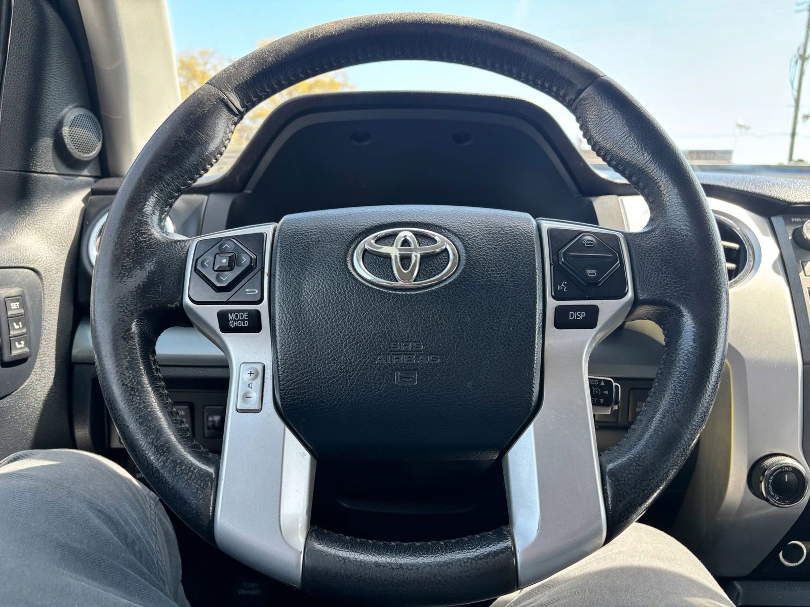 Used 2014 Toyota Tundra Platinum image 32