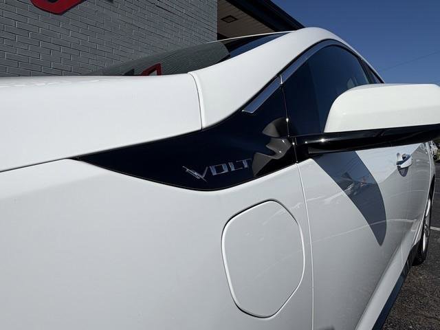 Used 2018 Chevrolet Volt LT w/ Comfort Package FWD image 4