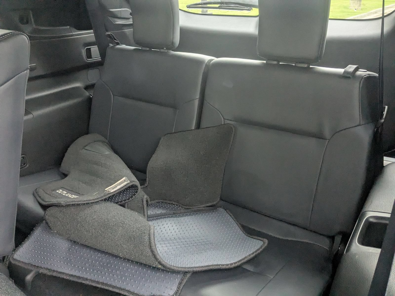 Used 2024 Mitsubishi Outlander SE Black Edition FWD image 35