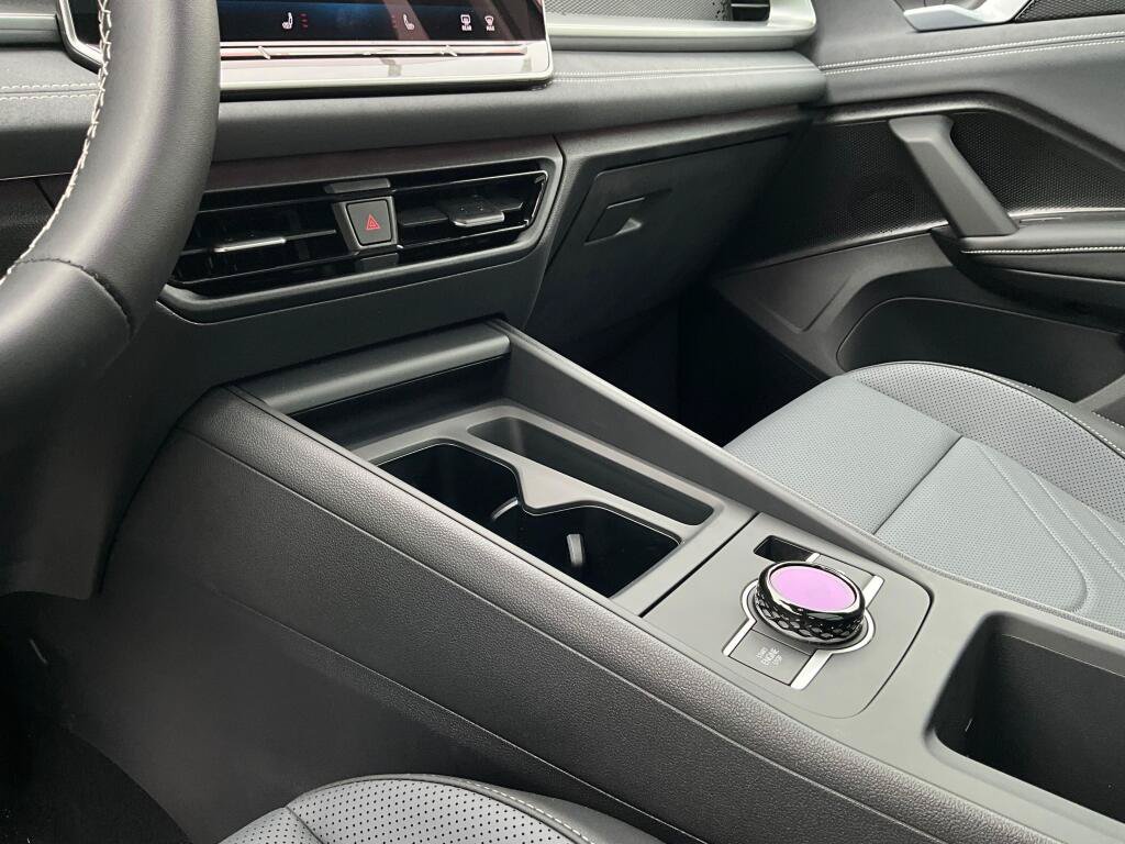 New 2026 Volkswagen Tiguan SE AWD/4WD image 20