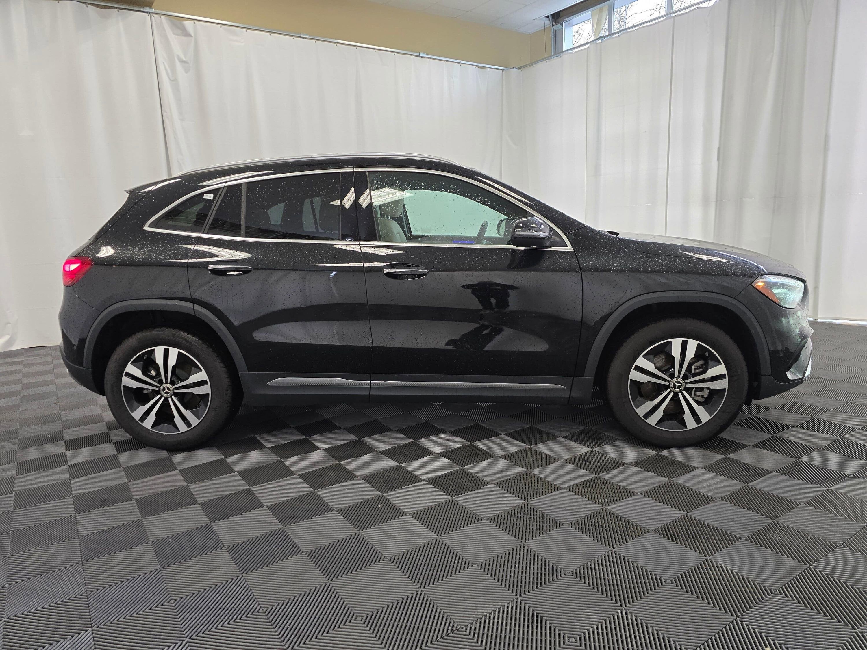 Used 2025 Mercedes-Benz GLA 250 4MATIC image 7