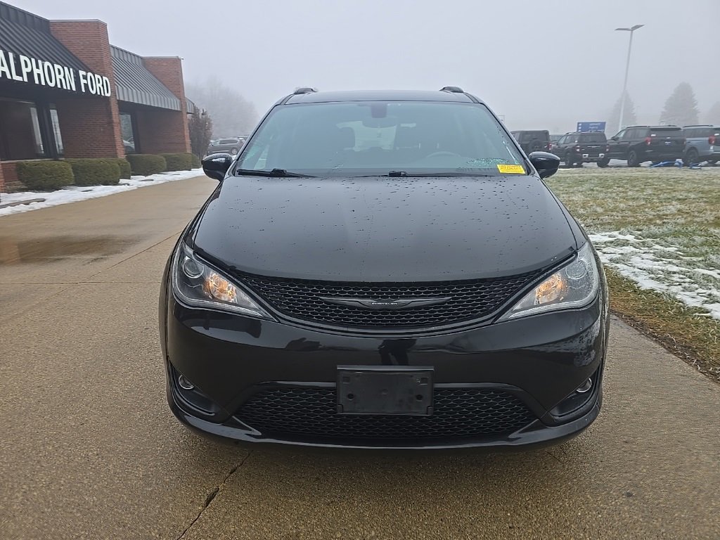 Used 2018 Chrysler Pacifica Touring Plus w/ S Appearance Package image 2