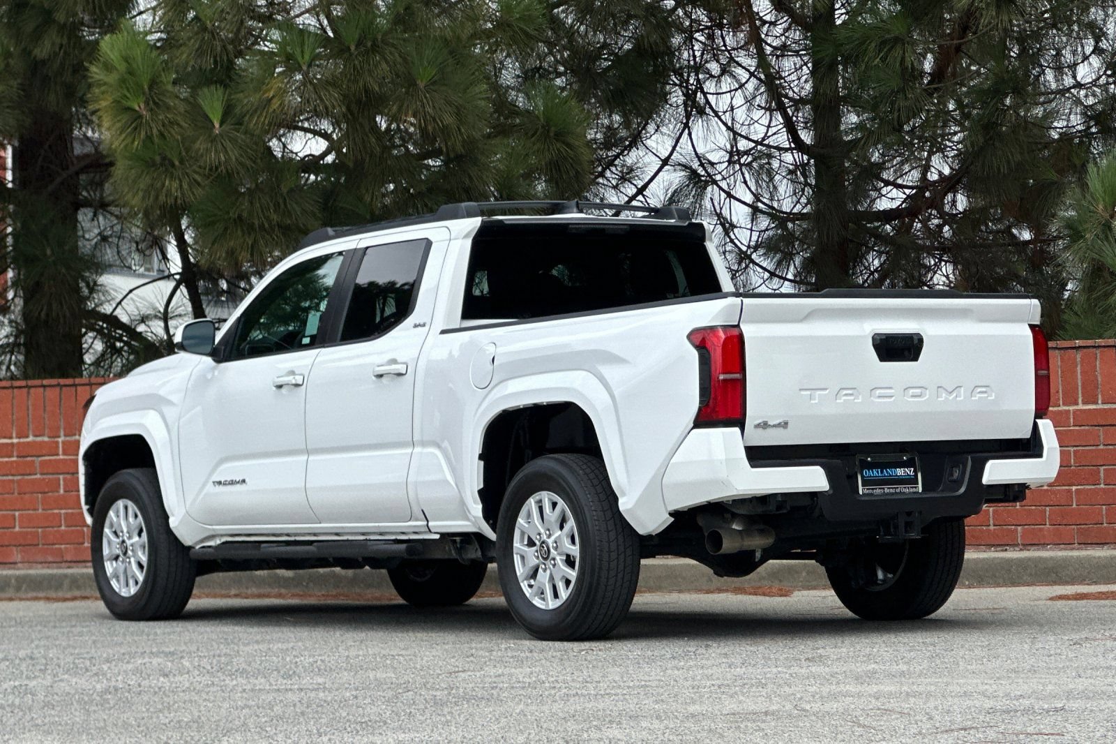 Used 2024 Toyota Tacoma SR5 AWD/4WD image 6