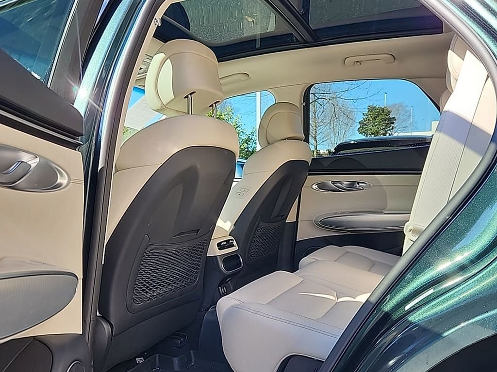 Used 2023 Genesis GV70 2.5T Select w/ Select Package image 16