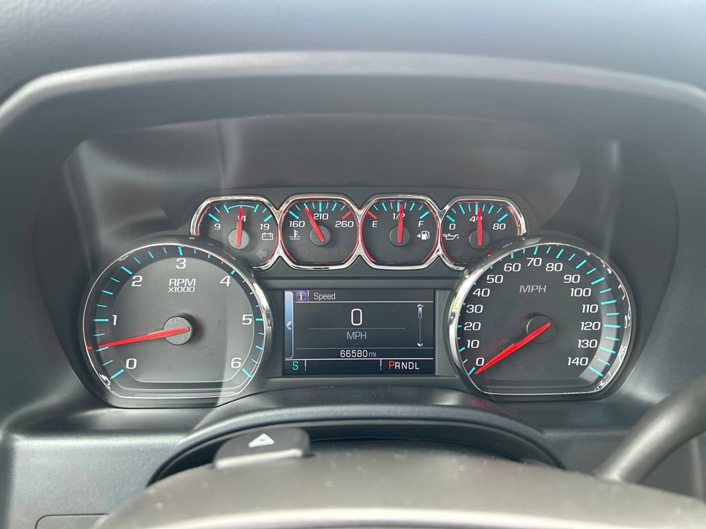 Used 2018 Chevrolet Silverado 1500 LT w/ All Star Edition RWD image 24