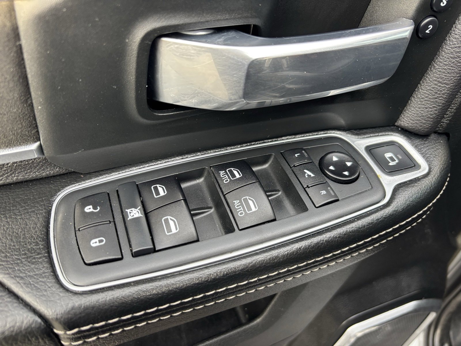 Used 2020 RAM 2500 Laramie w/ Night Edition image 18