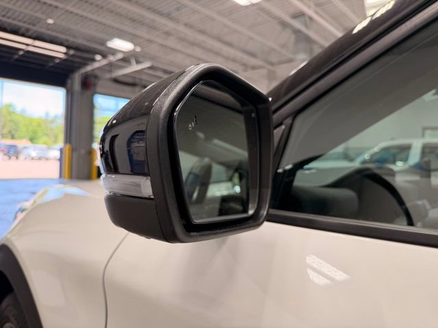 Used 2025 Ford Explorer ST AWD/4WD image 11