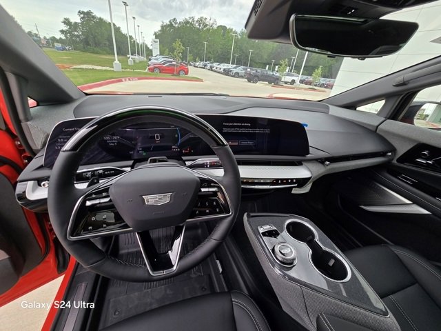 New 2025 Cadillac Optiq Sport 1 w/ LPO, Floor Liner Package image 19