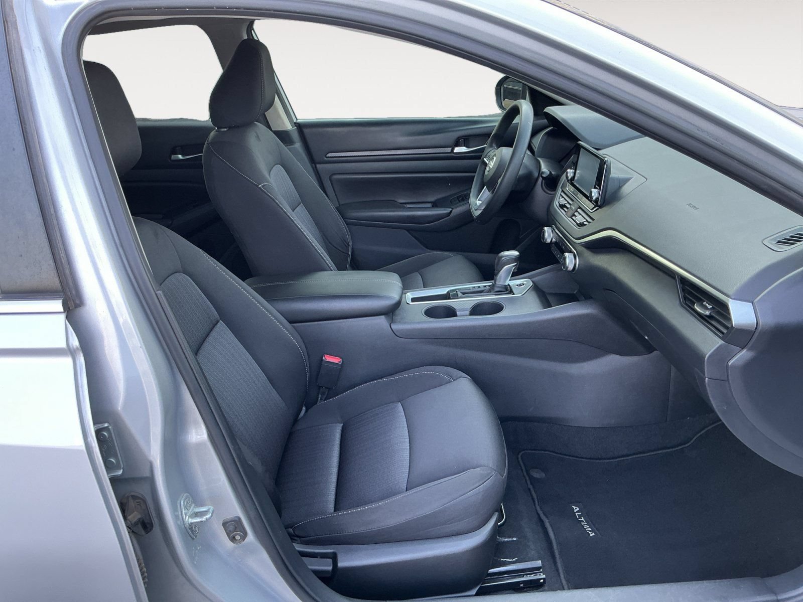 Used 2022 Nissan Altima 2.5 S FWD image 15