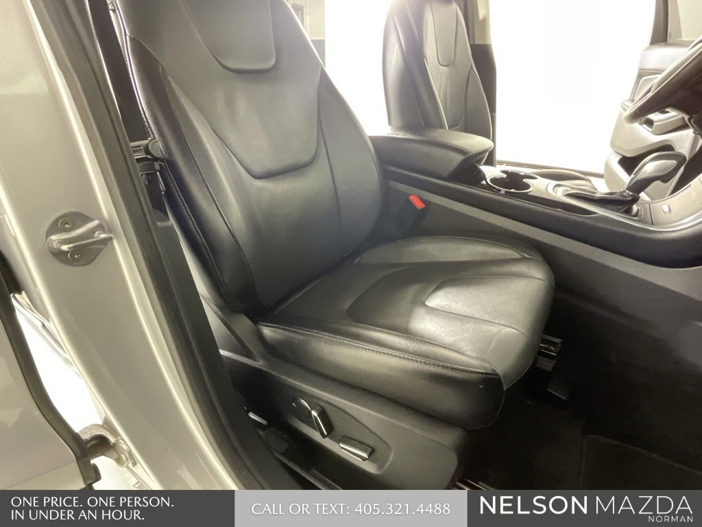 Used 2018 Ford Edge Titanium image 27