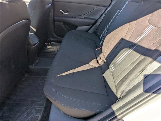 Used 2023 Hyundai Elantra SEL w/ Preferred Accessory Package image 17
