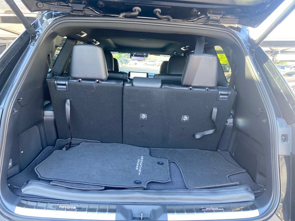 Used 2026 Toyota Grand Highlander AWD Hybrid image 12