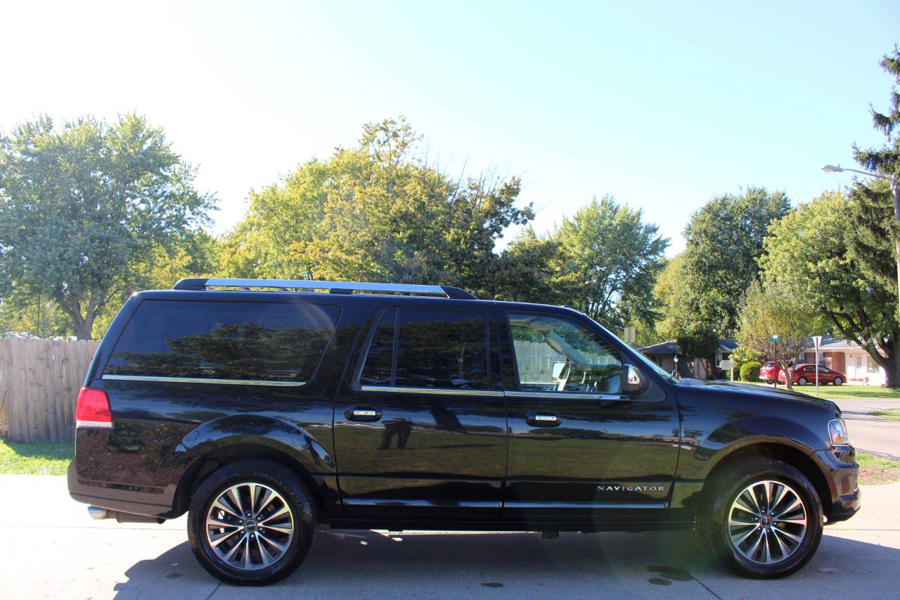 Used 2016 Lincoln Navigator L Select AWD/4WD image 10