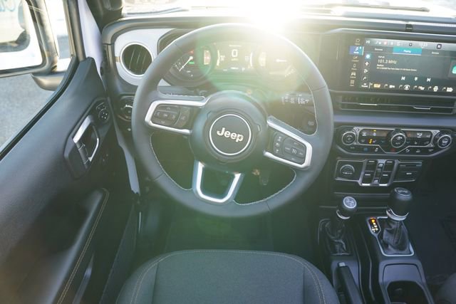 Certified 2025 Jeep Wrangler Unlimited Sahara w/ Safety Group image 19