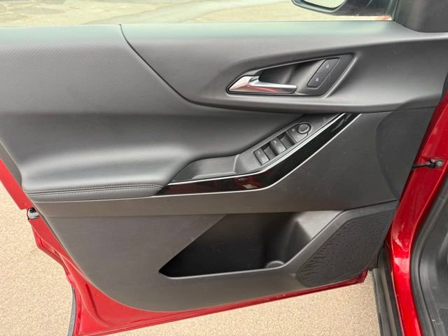 Used 2025 Chevrolet Equinox LT w/ Safety and Technology Package image 12