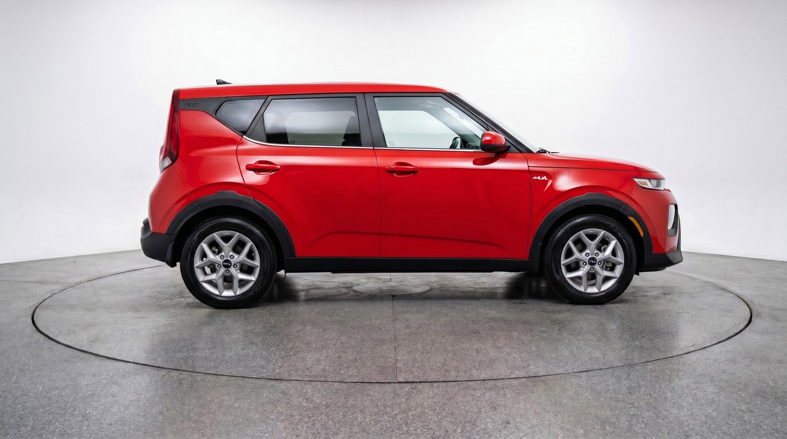 Used 2025 Kia Soul LX w/ LX Technology Package FWD image 11