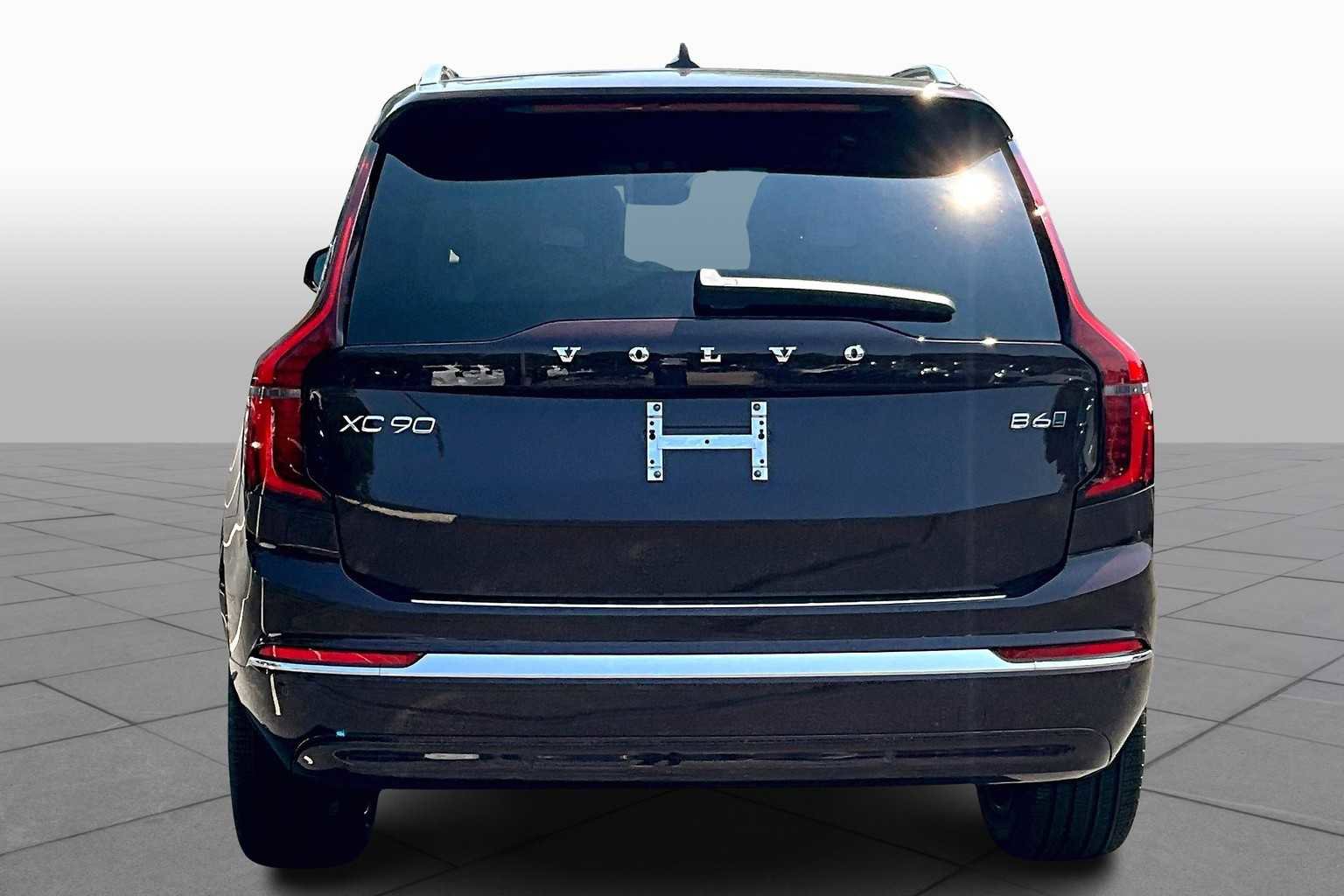 New 2026 Volvo XC90 B6 Plus w/ Protection Package Premier image 4