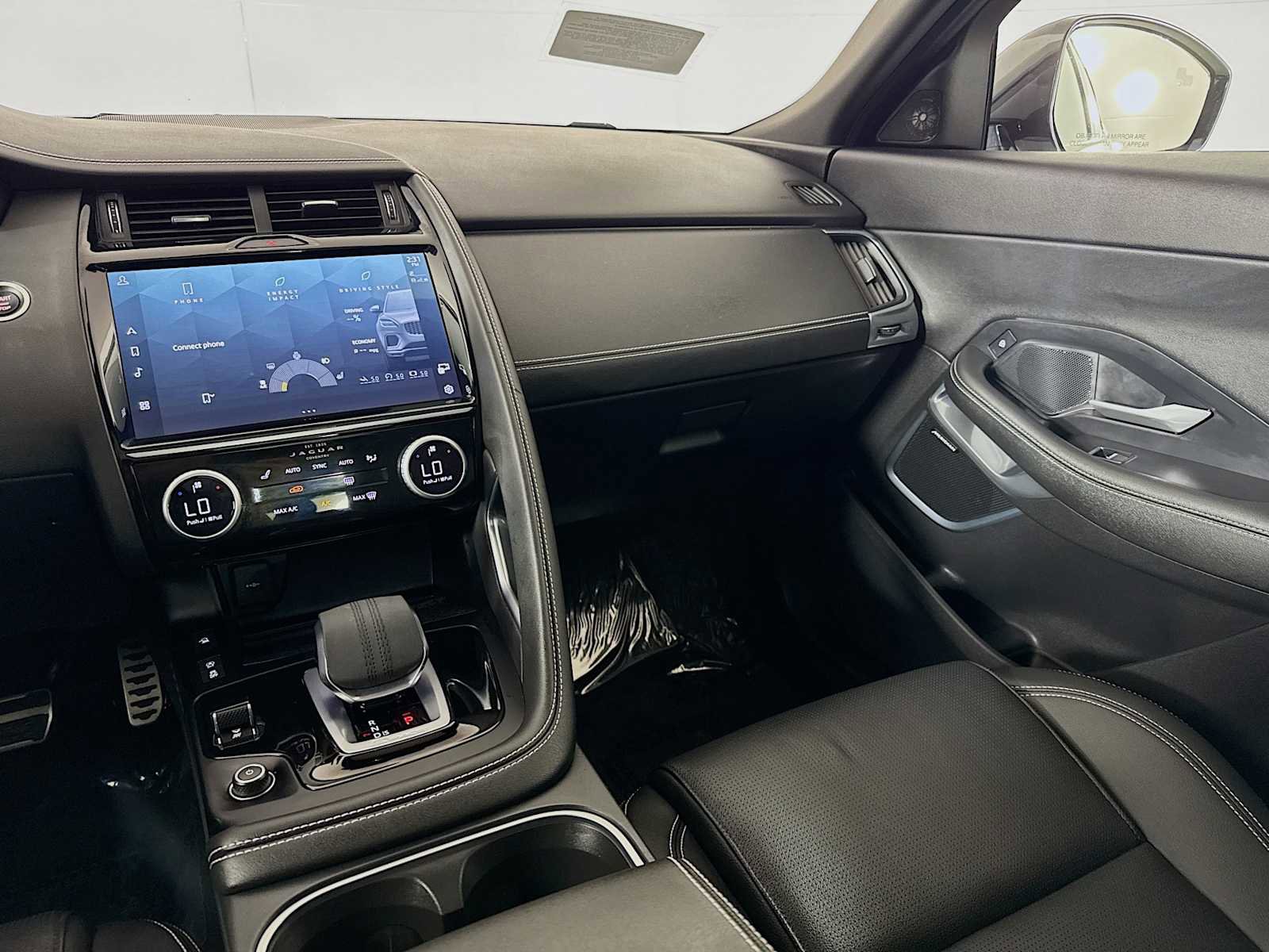 Used 2024 Jaguar E-PACE R-Dynamic SE image 24