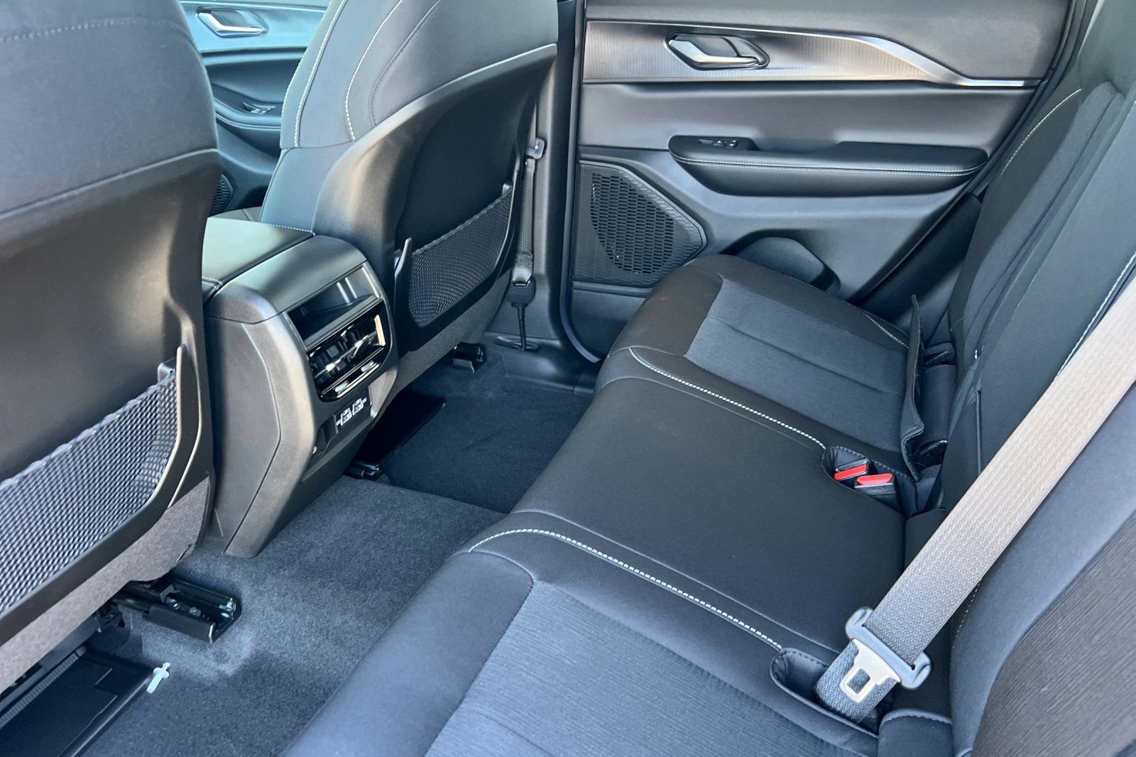 New 2026 Jeep Grand Cherokee Laredo X AWD/4WD image 11