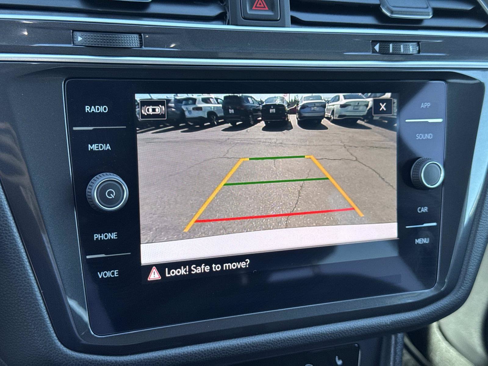 Certified 2023 Volkswagen Tiguan SE FWD image 18