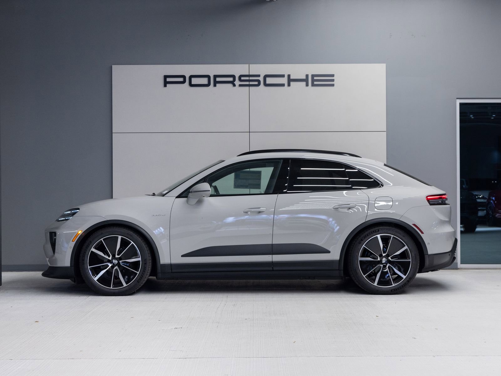Certified 2026 Porsche Macan 4 Electric AWD/4WD image 2